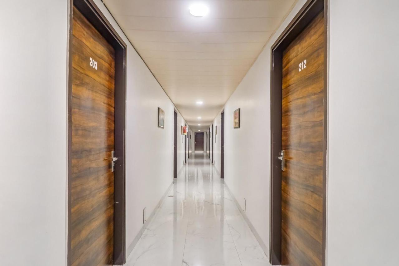卢迪亚纳 Townhouse酒店 外观 照片